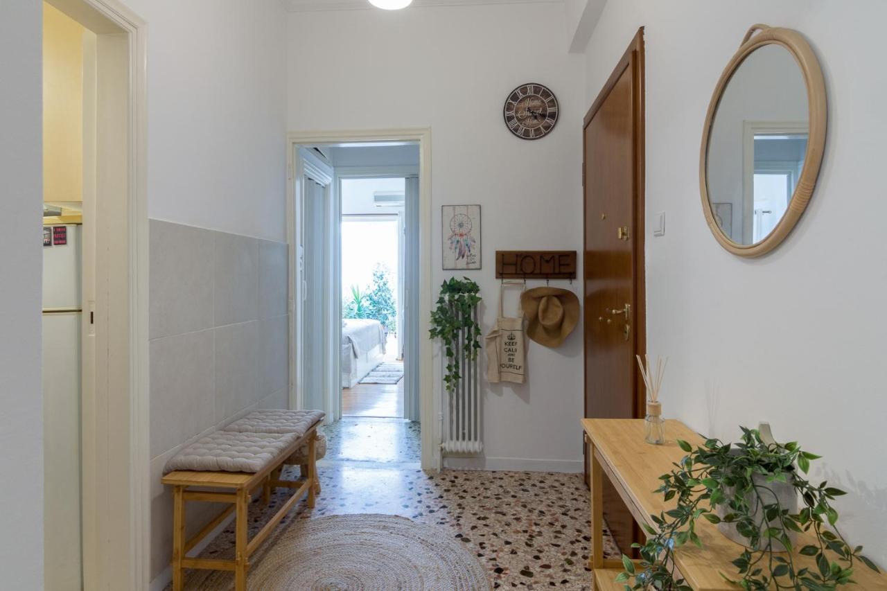 Classic And Modern Apartment In Athens Exterior photo