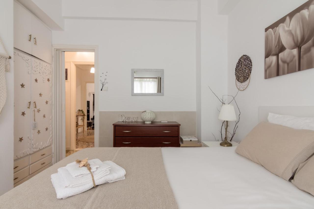 Classic And Modern Apartment In Athens Exterior photo