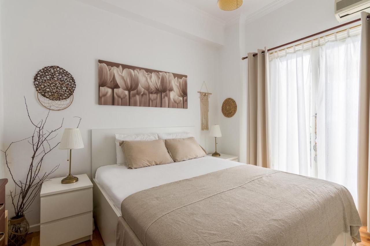 Classic And Modern Apartment In Athens Exterior photo