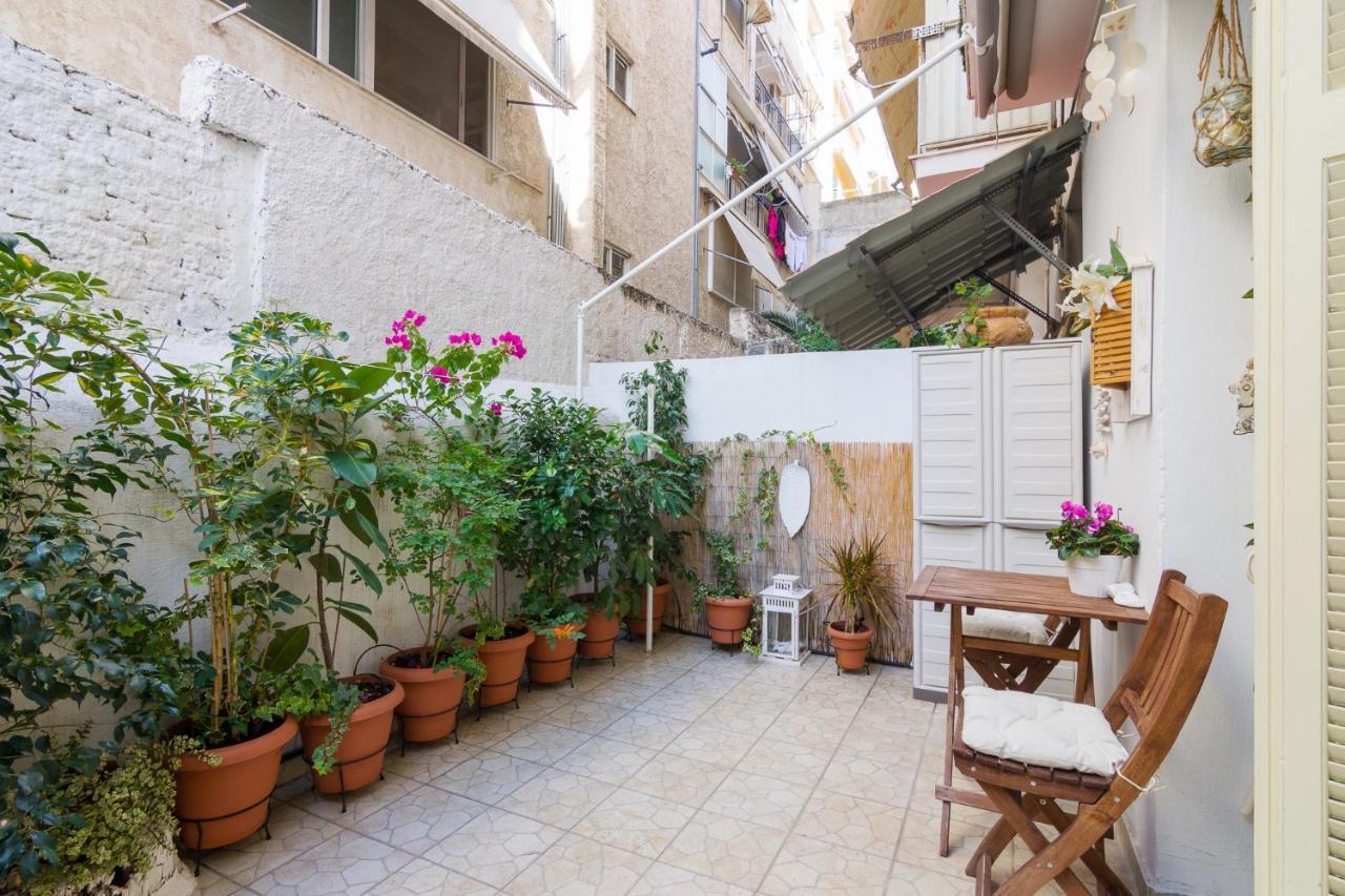 Classic And Modern Apartment In Athens Exterior photo