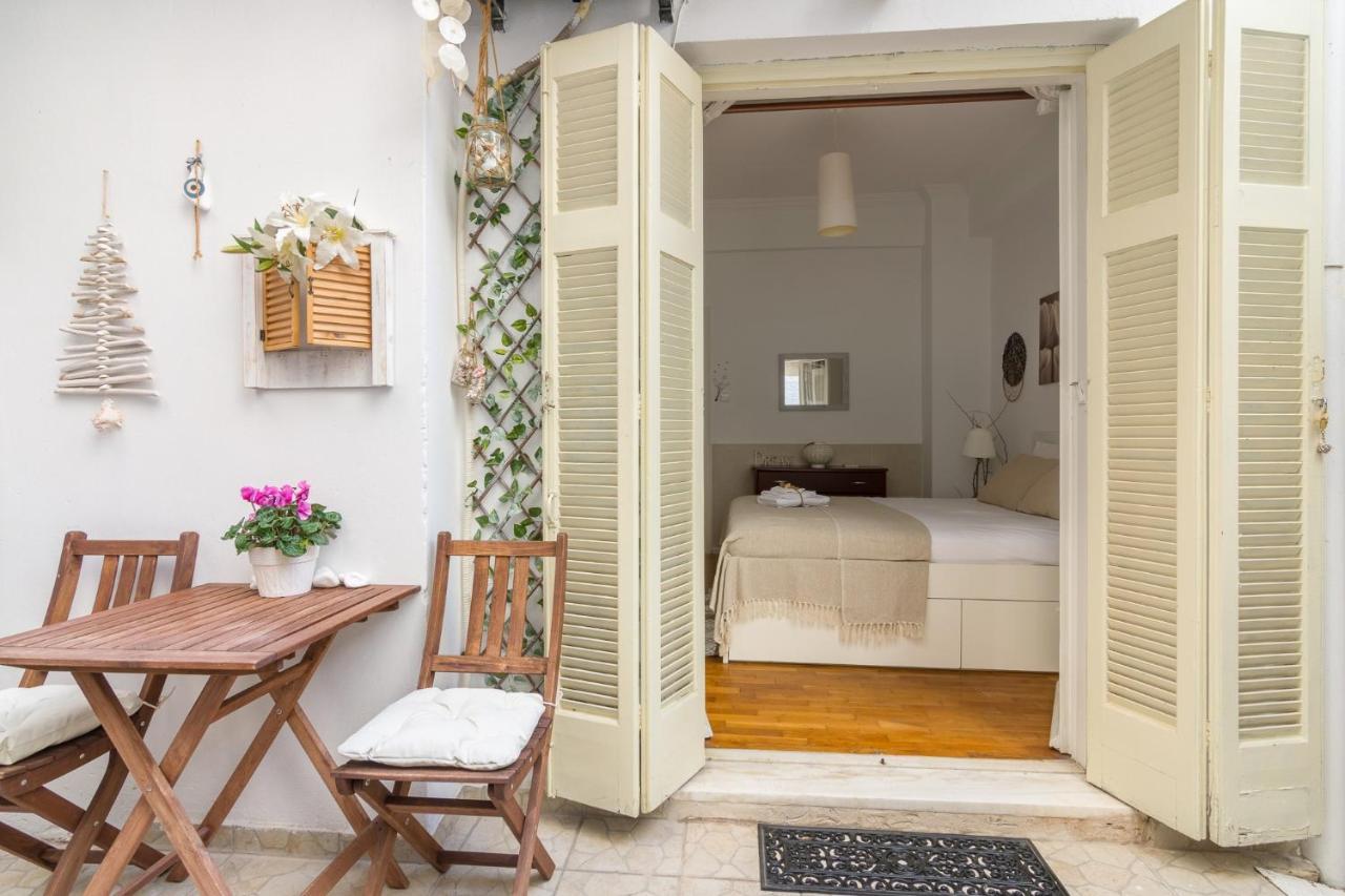 Classic And Modern Apartment In Athens Exterior photo